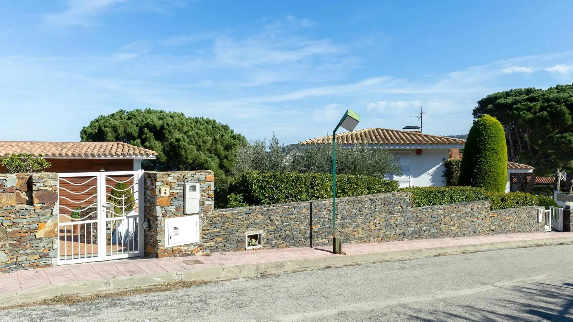 La Mora II - 4 - Gran Apartamento Con Jardin. Vistas La Mar Y Piscina Privada. - Es-228-57 El Port De La Selva 0*,  Španělsko